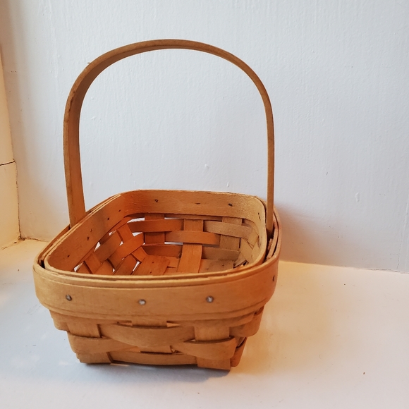 Longaberger Small Handle Basket with yellow and blue floral liner 1996 - Picture 12 of 12
